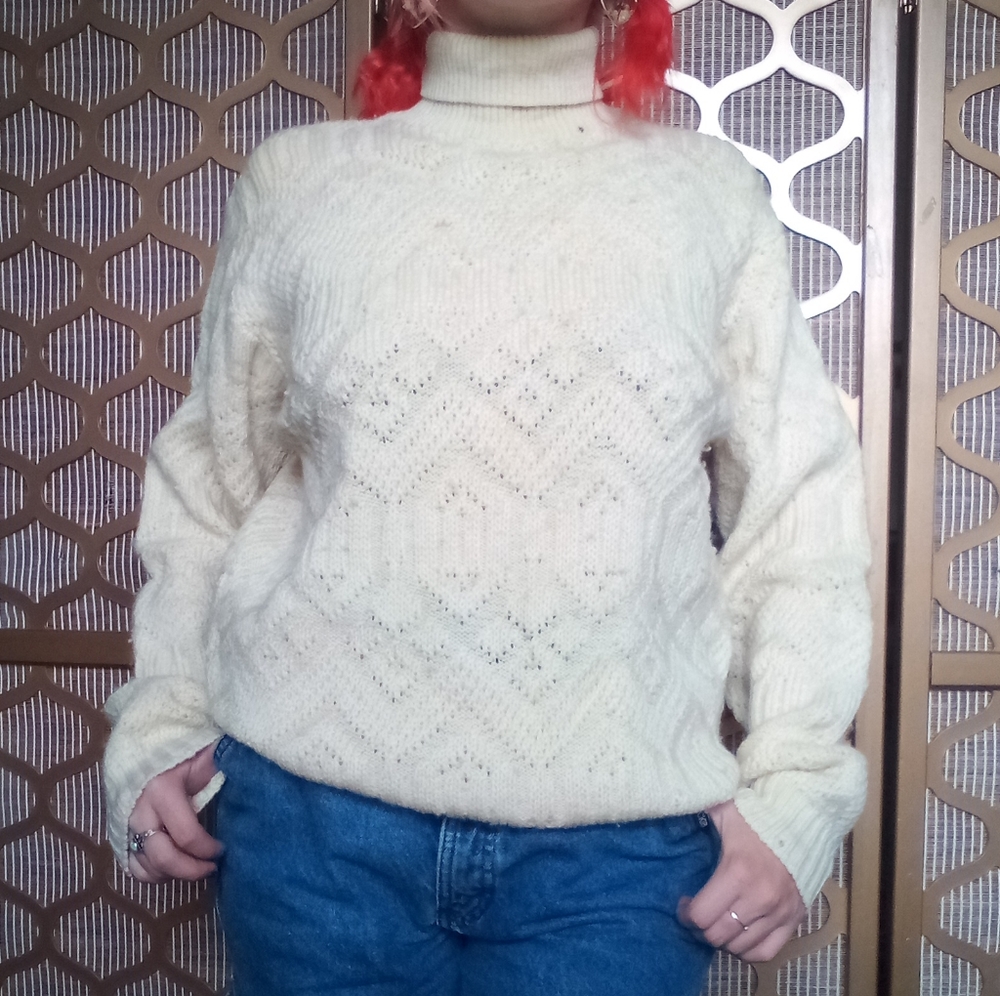 100% Wool Knit Turtleneck Sweater